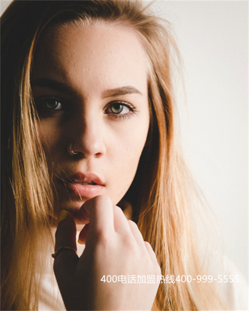 (400電話幫助企業轉型升級)(400電話業務功能強大，幫助企業更好的發展)